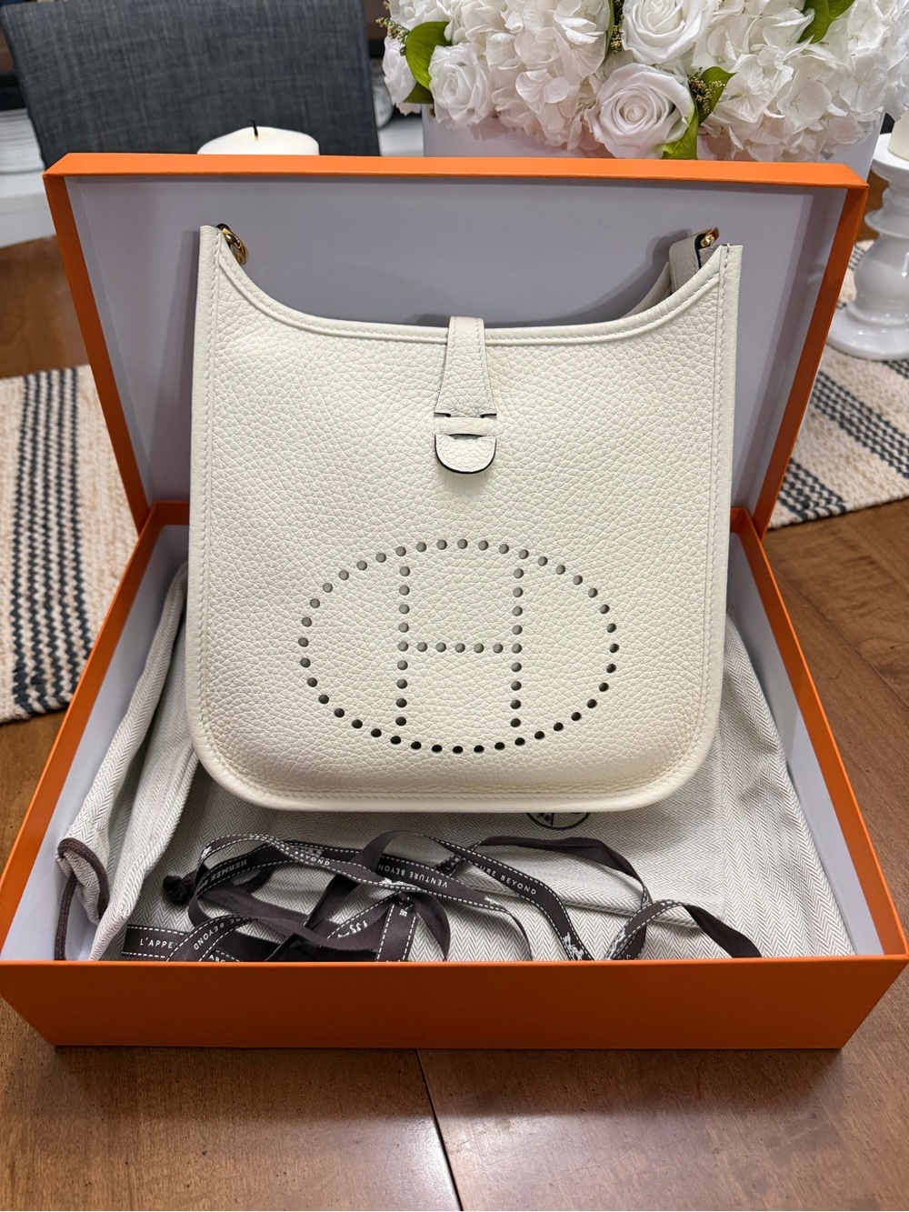 2026 Taurillon Clemence Evelyne 23 Poche lll Cream